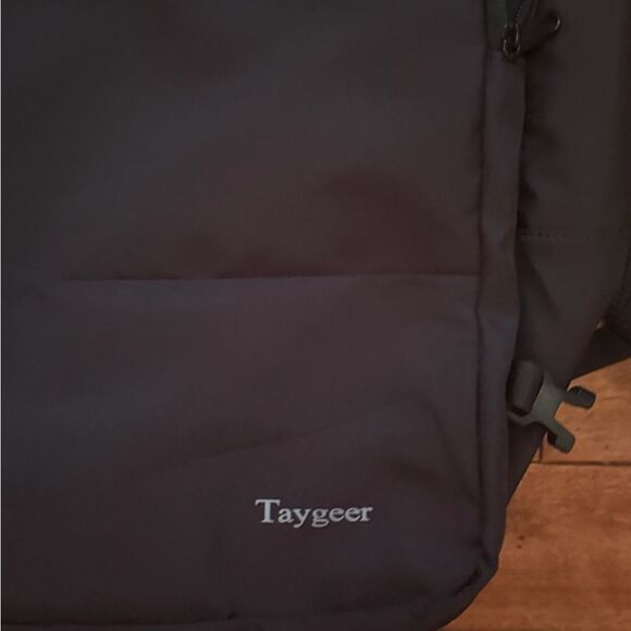 Taygeer Travel Carry On Laptop Backpack with USB Charging Port - Black - Picture 4 of 4